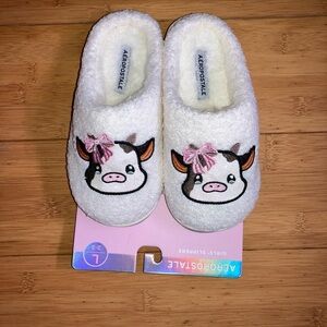 NWT Girls Size L 2-3 Youth Aeropostale Cow Slippers House Shoes